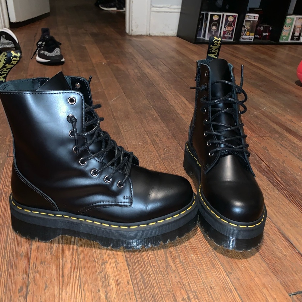 Dr. Martens Jadon boot